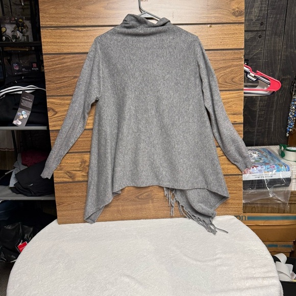 She + Sky size M Gray Fringe Cardigan Sweater - Picture 3 of 6